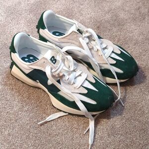 New Balance 327
